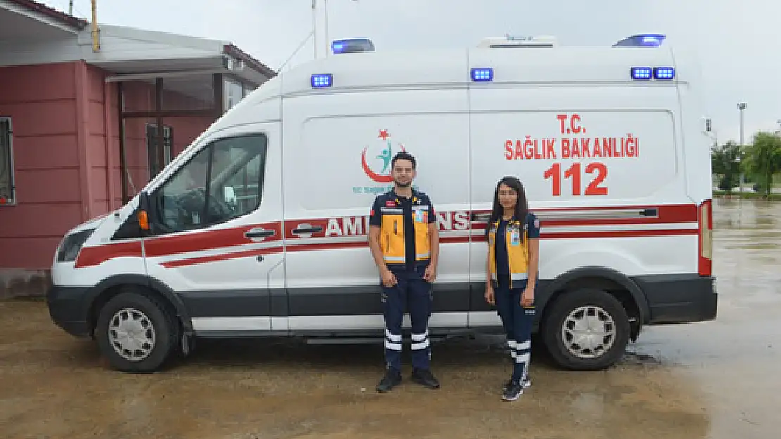 112 ekibi, hamile kadınının doğumunu ambulansta yaptırdı