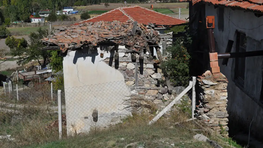 2 asırlık tarihi cami bakımsızlığı tepki çekiyor