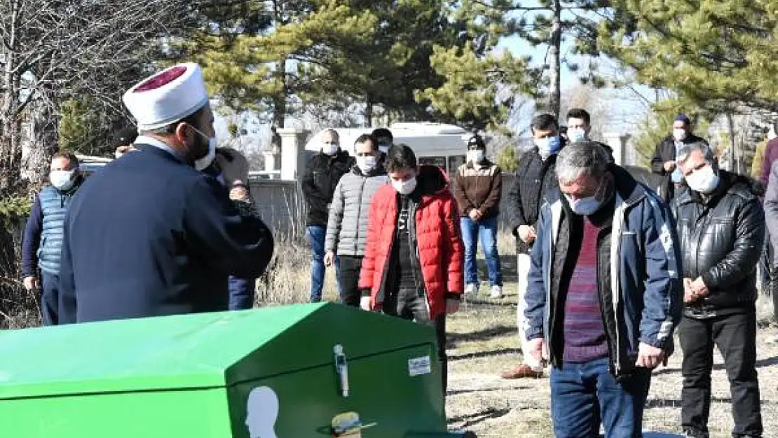 22 yaşındaki sağlık çalışanı koronavirüse yenik düştü