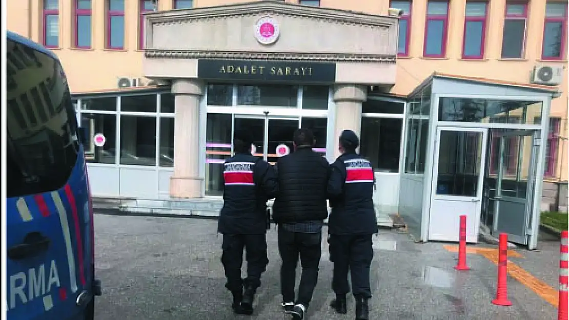 24 ayrı suçtan aranırken Jandarma’nın çevirmesine takıldı