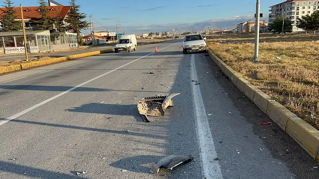 3 araca çarpıp kaçtı, düşürdüğü parçadan yakalandı