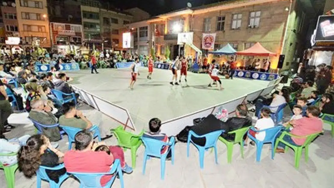 3ࡩ Sokak basketbolu turnuvası tamamlandı