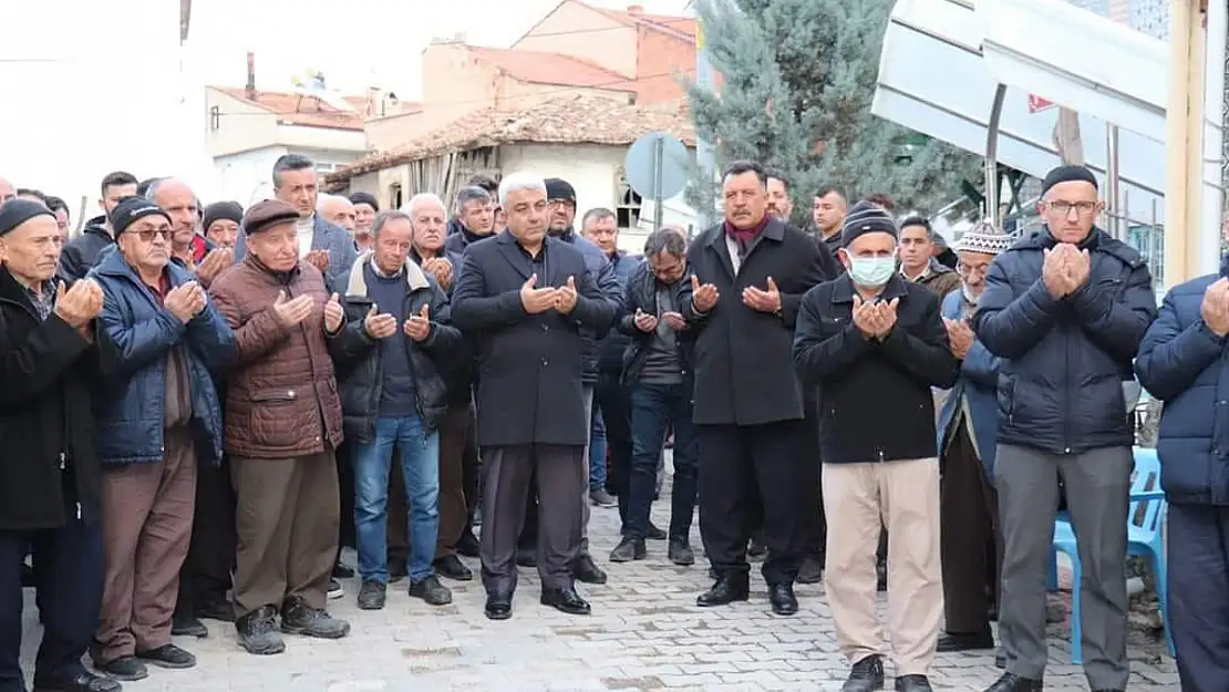 48 Kişilik Umre Kafilesi Dualarla Uğurlandı