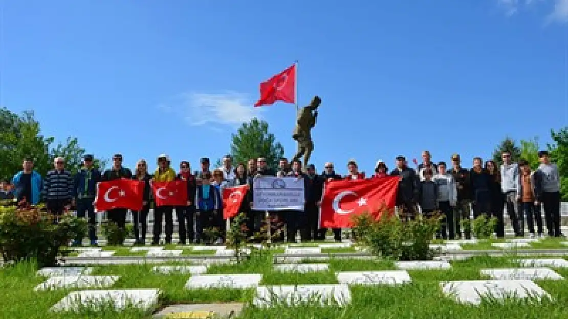 AFDOS Büyük Taarruz Şehitliği'nde – Kocatepe Gazetesi