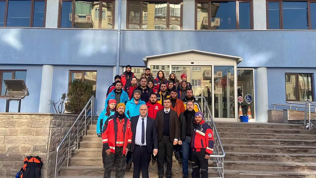 Afet bölgesine giden ilk sağlık ekipleri geri döndü