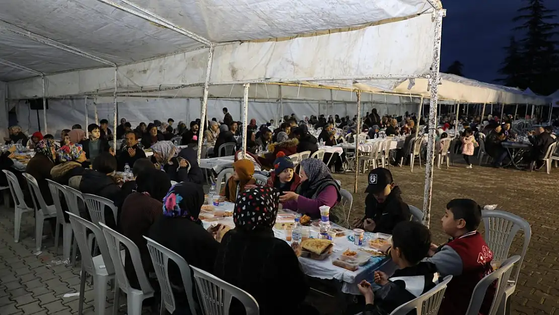 Afyon Belediyesi 8 Ayrı Noktada İftar Hizmeti Verecek