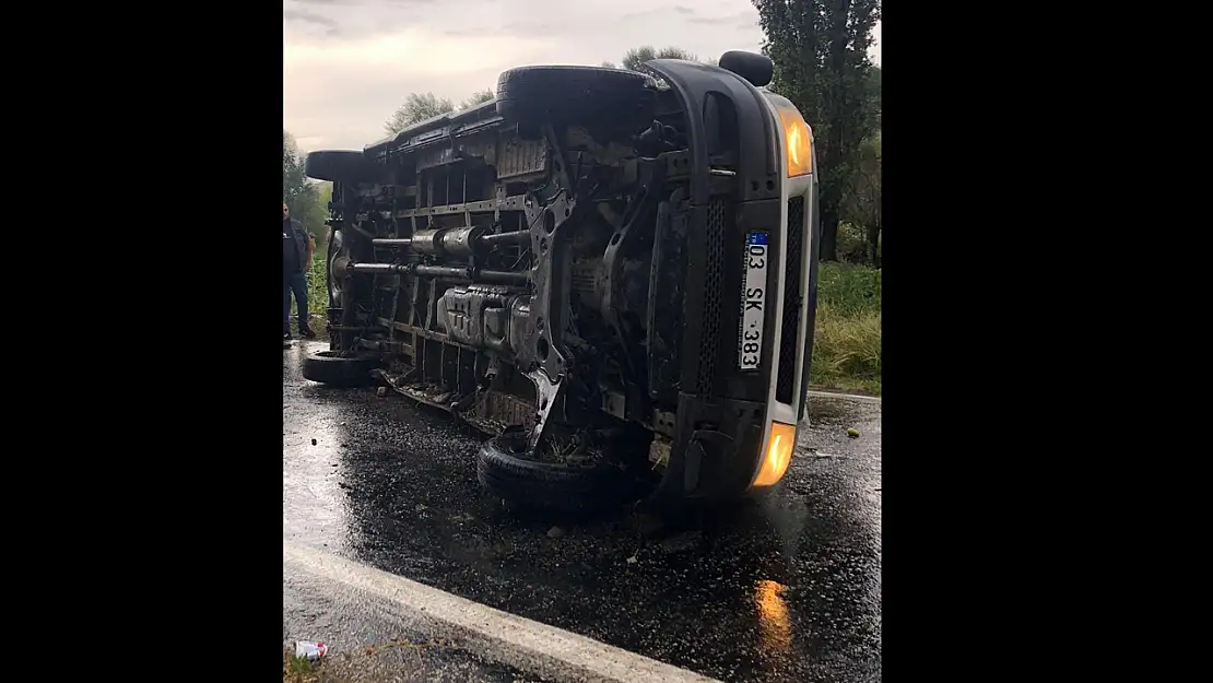 Afyon'da İşçi Servisi Devrildi: 10 Yaralı