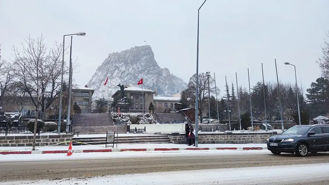 Afyon donacak, hava sıcaklığı sıfırın altında sürecek