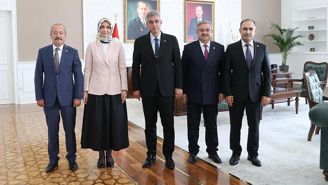 Afyon Heyeti, Sağlık Bakanı Memişoğlu'nu Ziyaret Etti