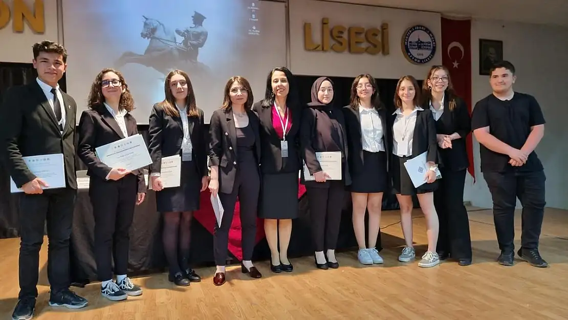 Afyon Lisesi Cumhuriyet’in 100 yılını etkinliklerle kutluyor