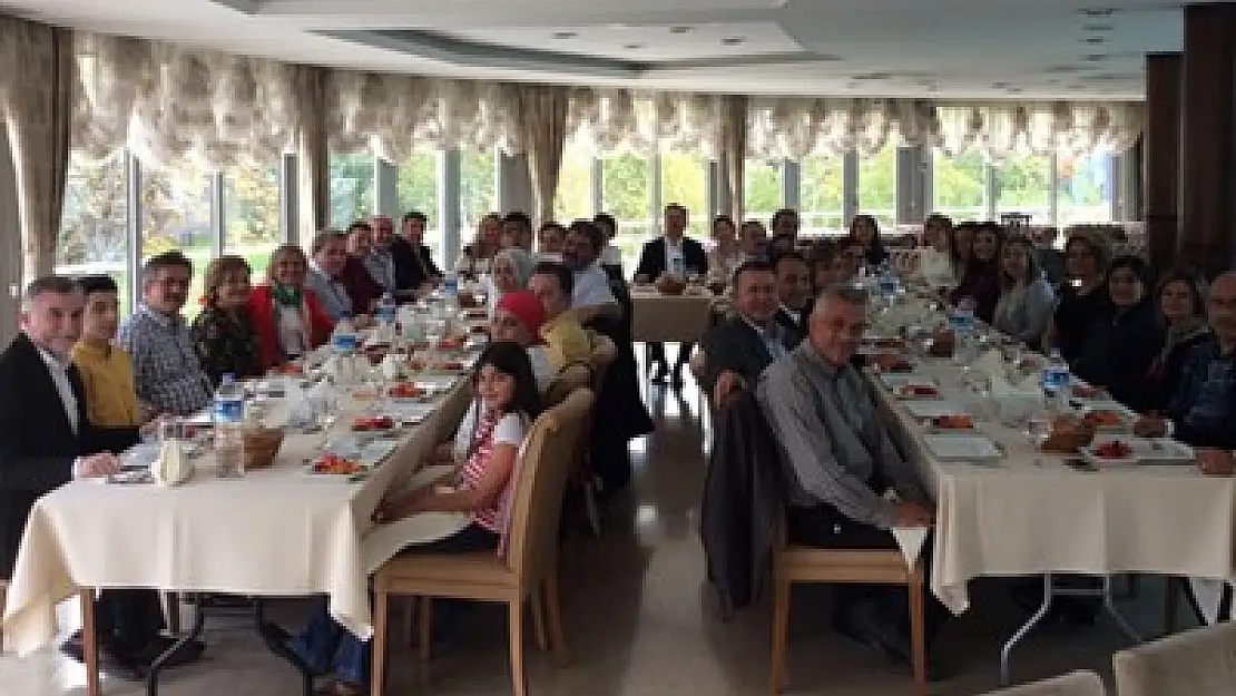 Afyon Lisesi mezunlarını Koçak ağırladı