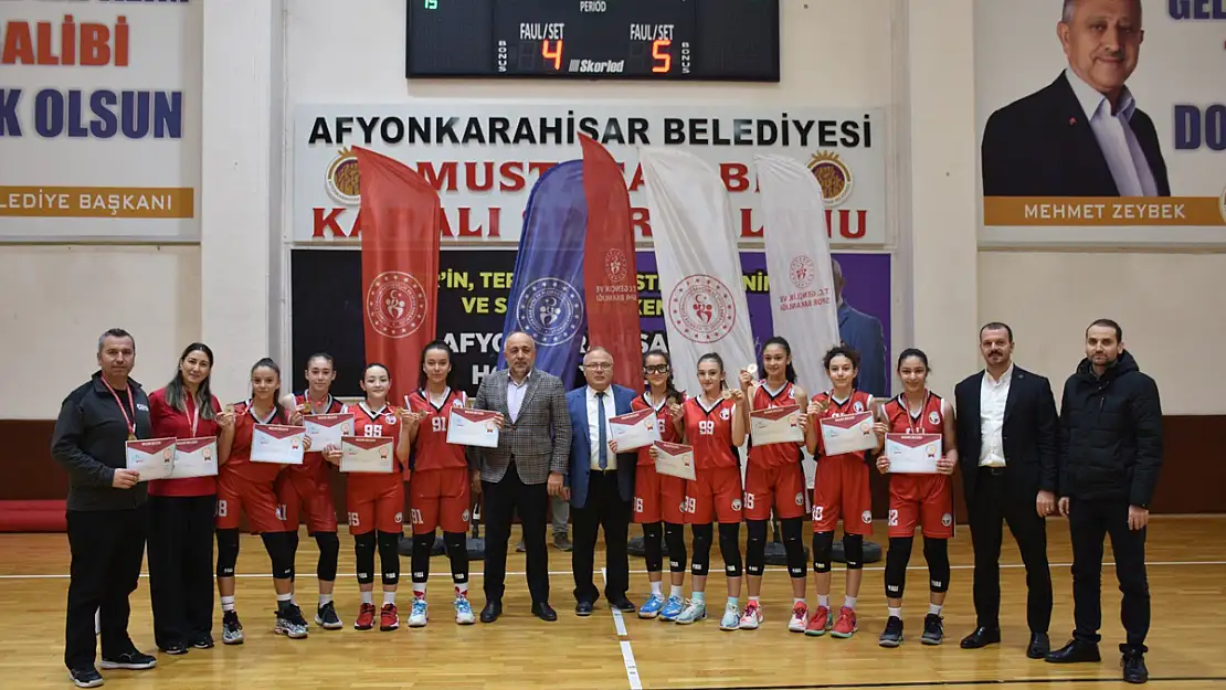 Afyon'da 300 Sporcunun Katıldığı Basketbol Müsabakaları Tamamlandı