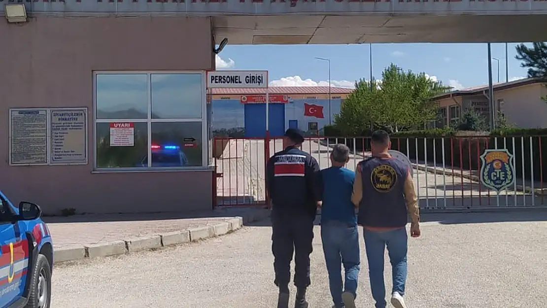 Afyon'da 4 Yıl 9 Ay Hapis Cezasıyla Aranan Şahıs Yakalandı