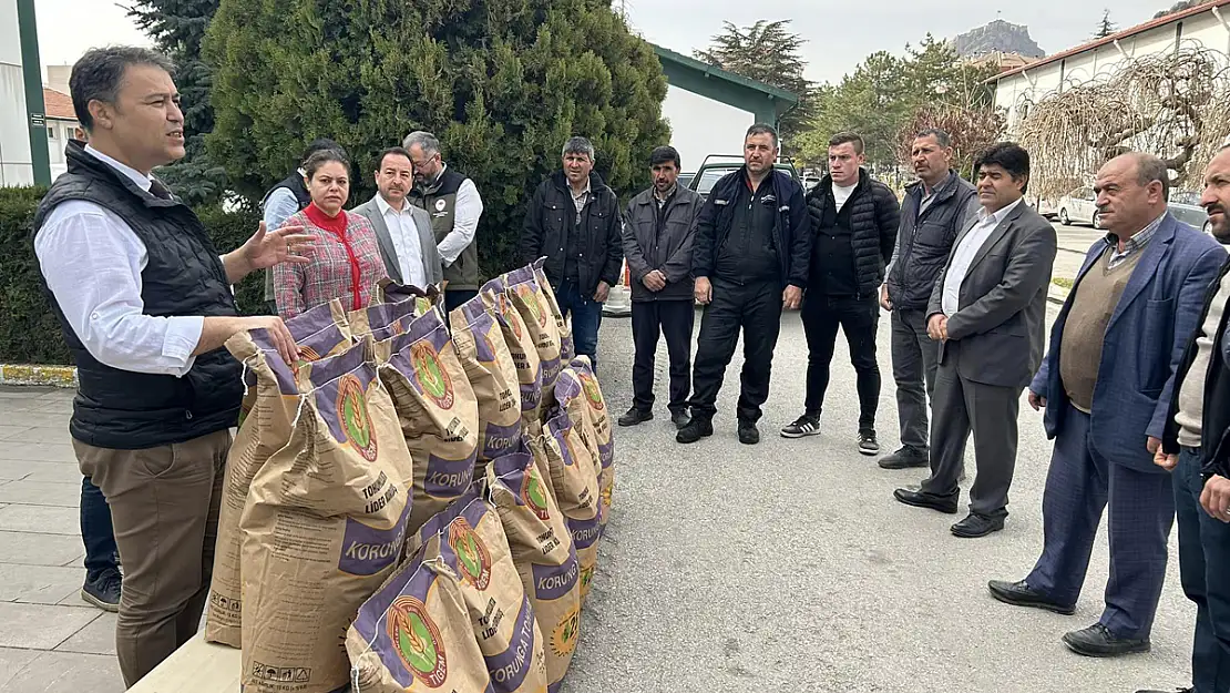 Afyon'da 9 Bin 250 Gram Korunga Tohumu Dağıtıldı