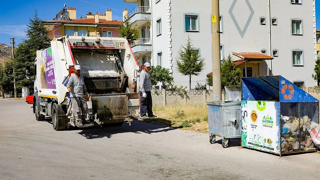 Afyon'da çöp kamyonları gül kokuyor