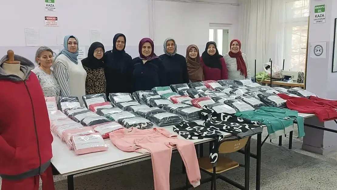 Afyon'da Dikiş Makineleri Gazzeliler İçin Çalıştı