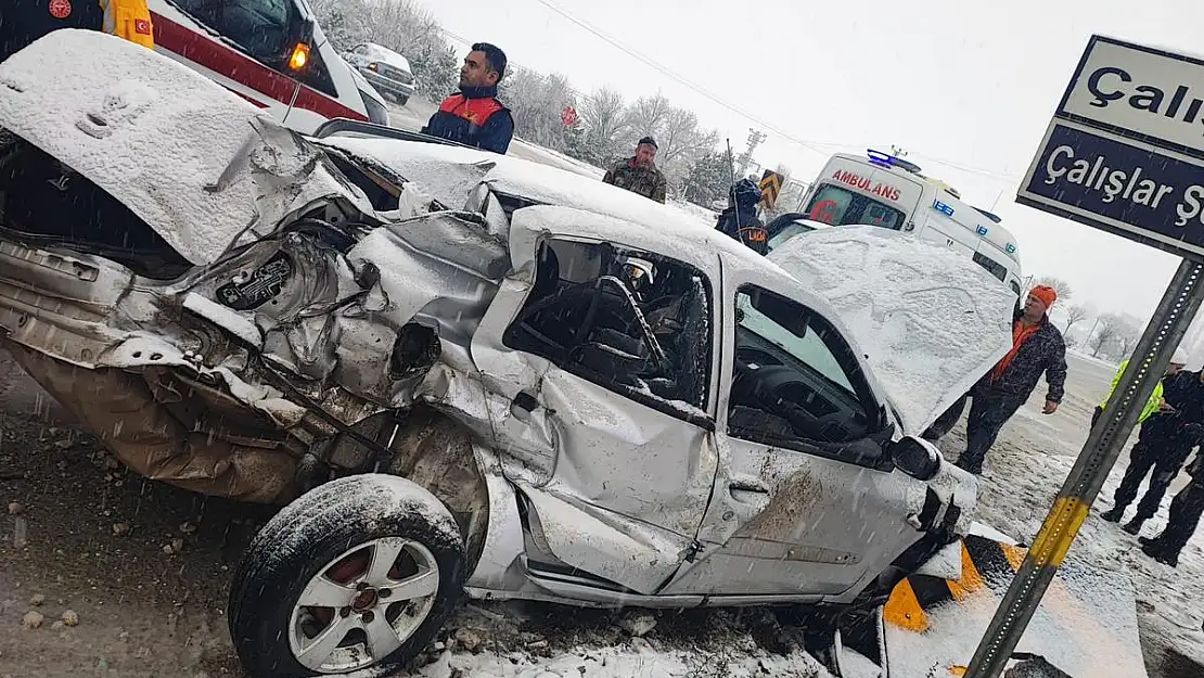 Afyon'da Feci Kaza: Çok Sayıda Yaralı Var