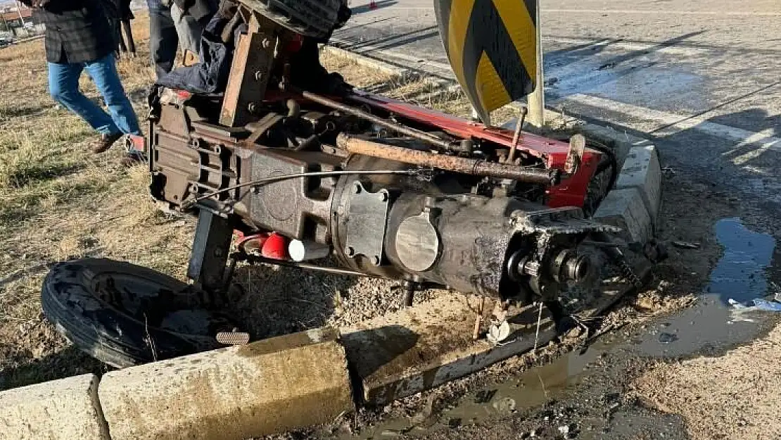 Afyon’da Feci Kaza, Traktör Ortadan İkiye Ayrıldı! Çok Sayıda Yaralılar Var