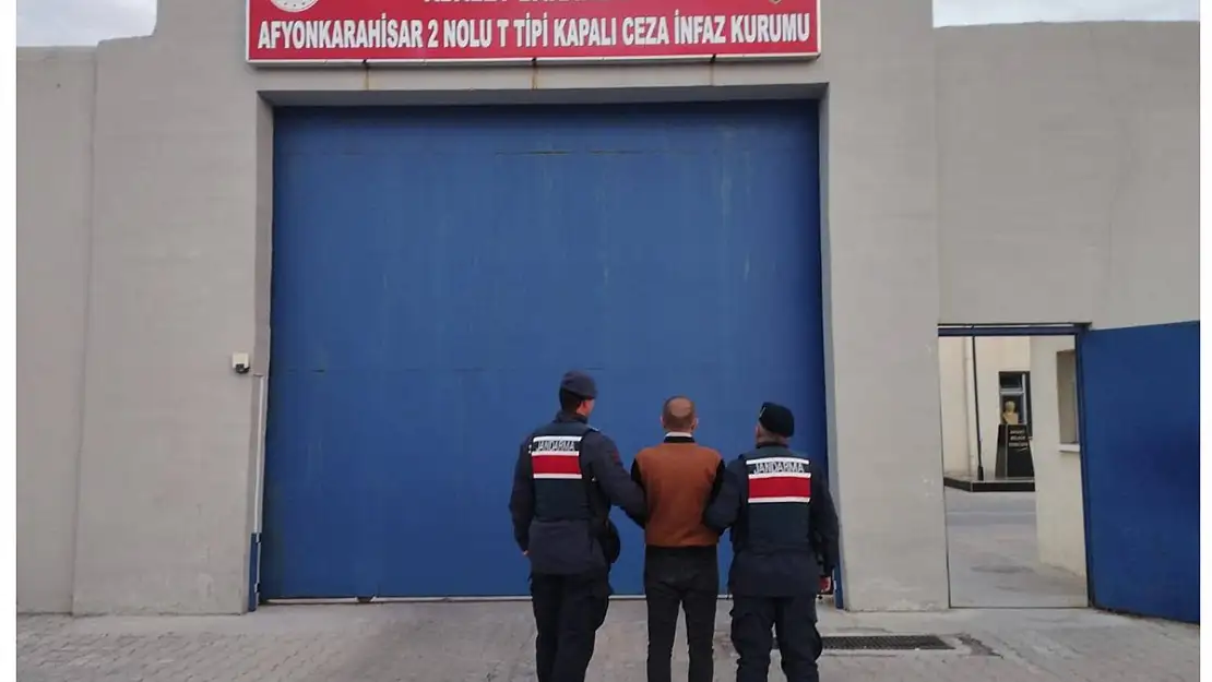 Afyon’da Jandarma Devriyesi Aranan Şahsı Yakaladı