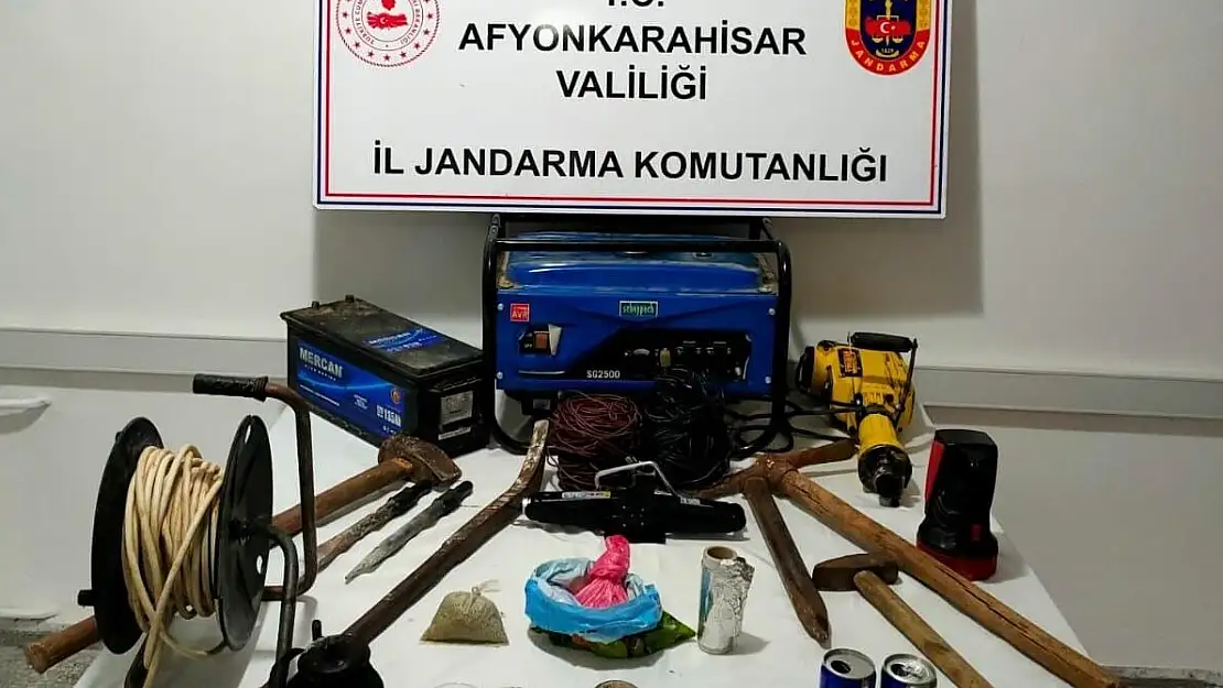 Afyon'da Kaçak Define Avcıları Yakalandı