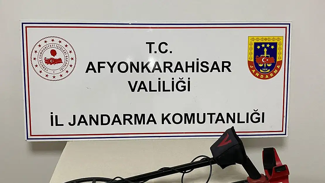 Afyon'da Kaçak Kazı İle Define Arayan 6 Kişi Jandarma Tarafından Suçüstü Yapıldı