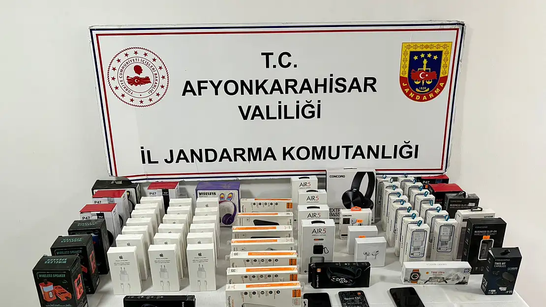 Afyon'da Kaçak Telefon Satan İşyerine Baskın Yapıldı