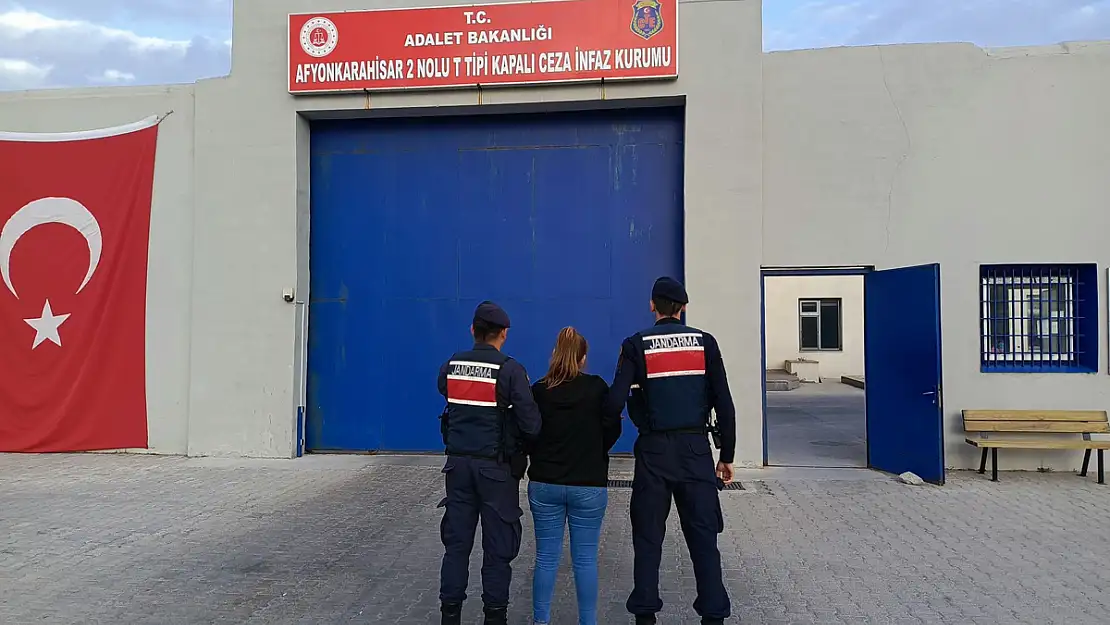 Afyon'da Kasten Öldürme Suçundan Aranan 19 Yaşındaki Şahsı Jandarma Yakaladı