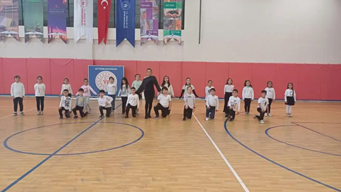 Afyon'da Okul Sporları Karate Müsabakaları Başladı