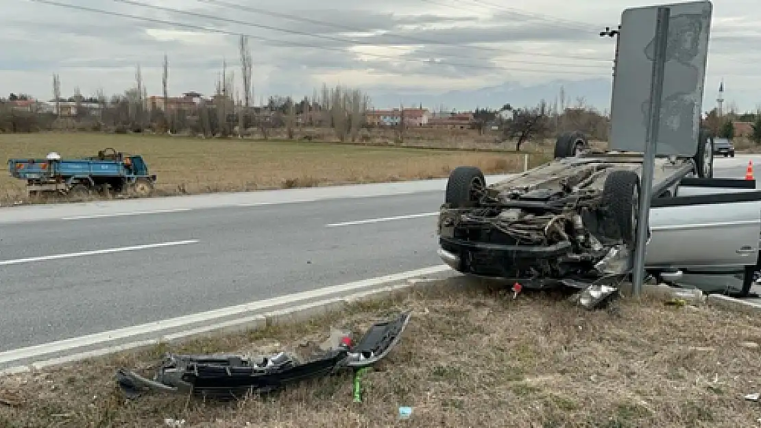 Afyon'da Patpat İle Otomobil Çarpıştı: 3 Kişi Yaralandı