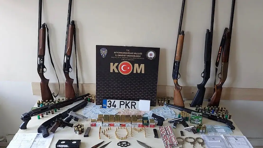 Afyon'da Sedat Peker'le bağlantılı 25 kişi yakalandı. 2'si tutuklandı, 5'inin dosyası 'Köfteci Yusuf' dosyasıyla birleştirildi