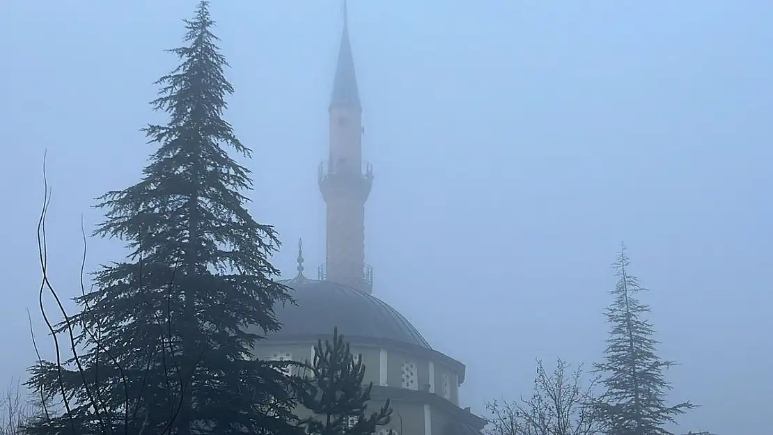 Afyon'da Sisli Hava Hayatı Olumsuz Etkiledi