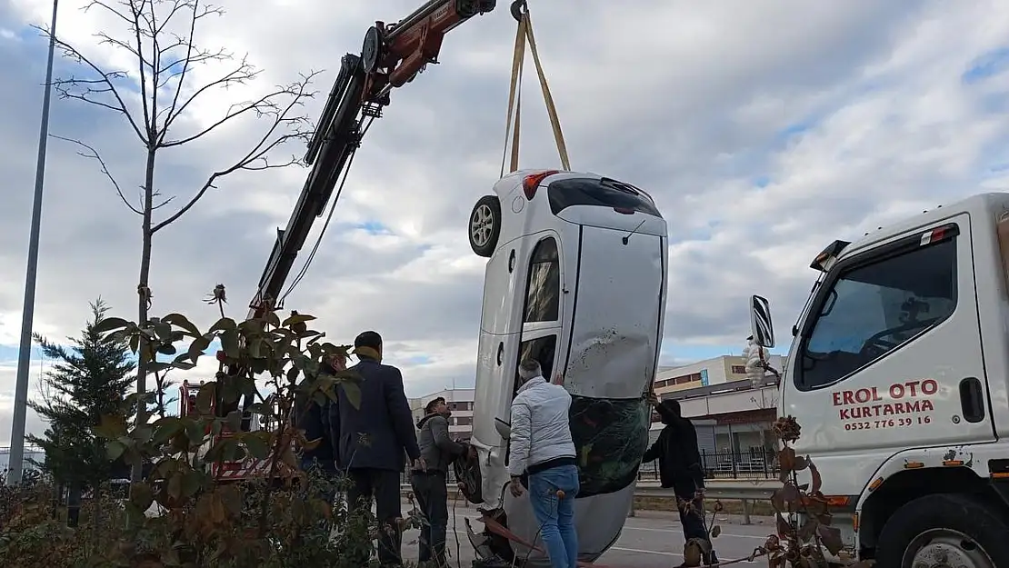 Afyon’da Takla Atan Otomobil Sürücüsü Yaralandı