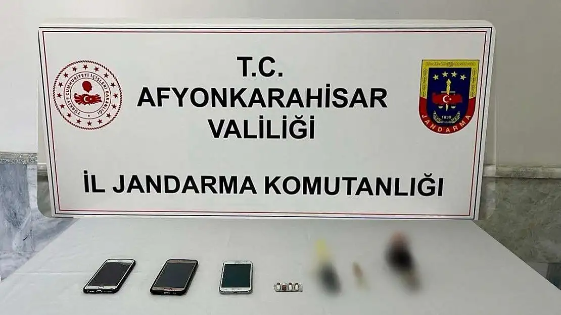 Afyon'da Uyuşturucu Kullanan Ve Satan İki Şahıs Gözaltına Alındı