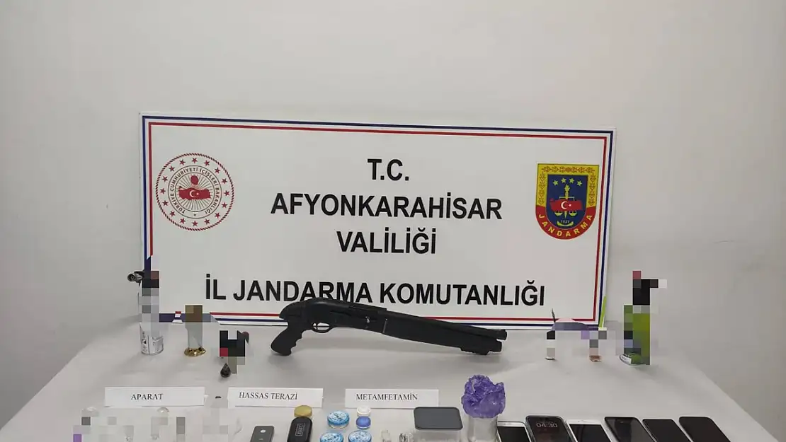 Afyon'da Uyuşturucu Madde Ticareti Yapan 4  Şahıs Yakalandı