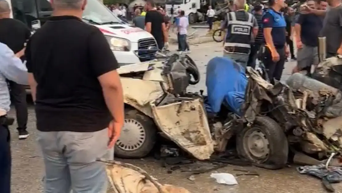 Afyon'da Zincirleme Trafik Kazası… 2 Ölü, 10 Yaralı