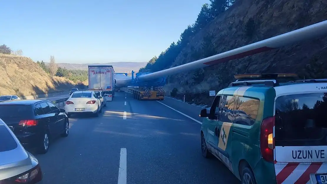 Afyonkarahisar-Ankara Karayolunun Bir Bölümü Trafiğe Kapandı