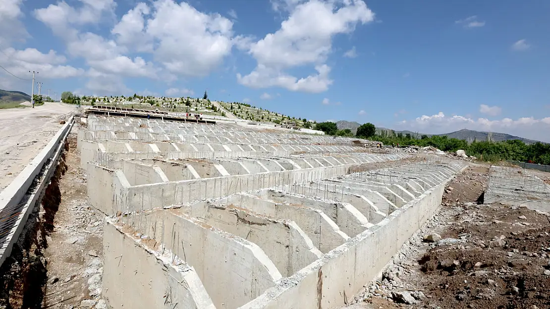 Afyonkarahisar Belediyesi Yeni Mezar Yaptırıyor