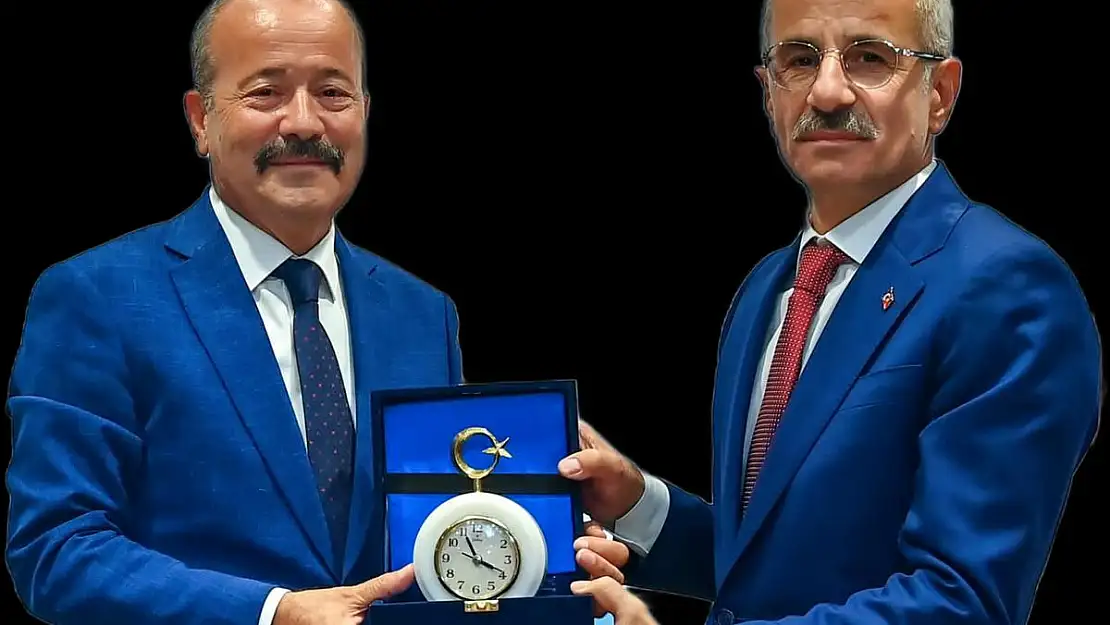 'AFYONKARAHİSAR, KARAYOLLARI BÖLGE MÜDÜRLÜĞÜNÜ HAK ETMEKTEDİR'