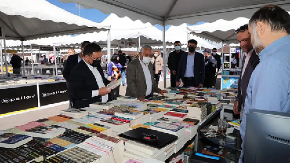 Afyonkarahisar Kitap Fuarı yıldızlar geçidine sahne oluyor