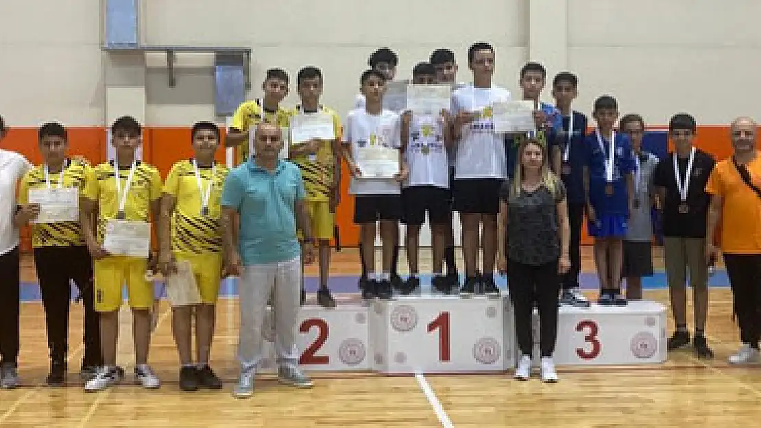 Afyonkarahisar Takımları,  Badmintonda Çeyrek finale yükseldi