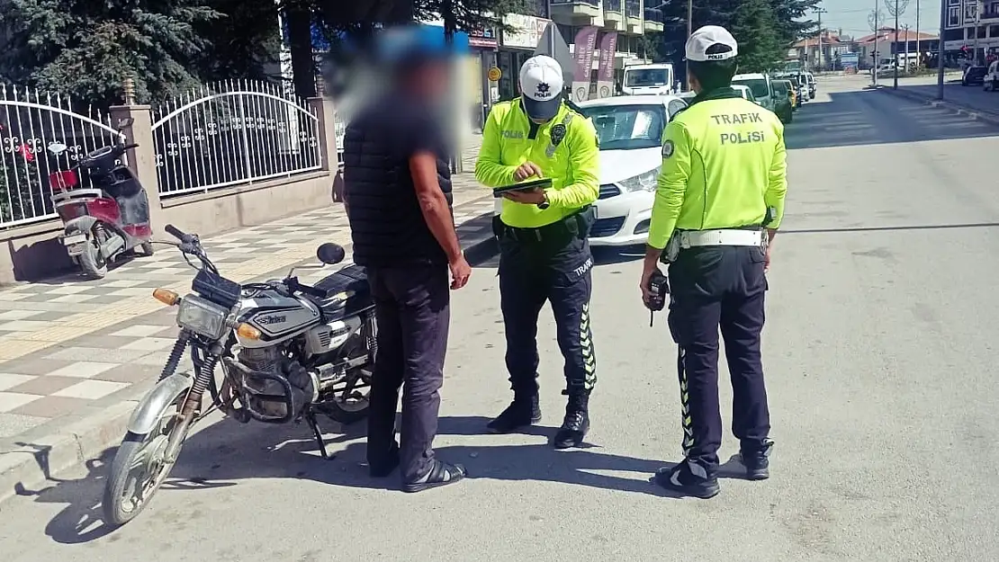 Afyonkarahisar'da 17 motosiklet trafikten men edildi