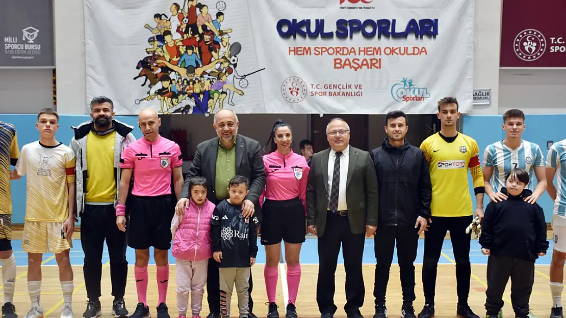 Afyonkarahisar'da Futsal Grup Müsabakaları Başladı