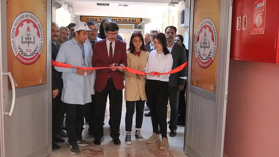 Afyonkarahisar'da liseli öğrencilerden bilim fuarı