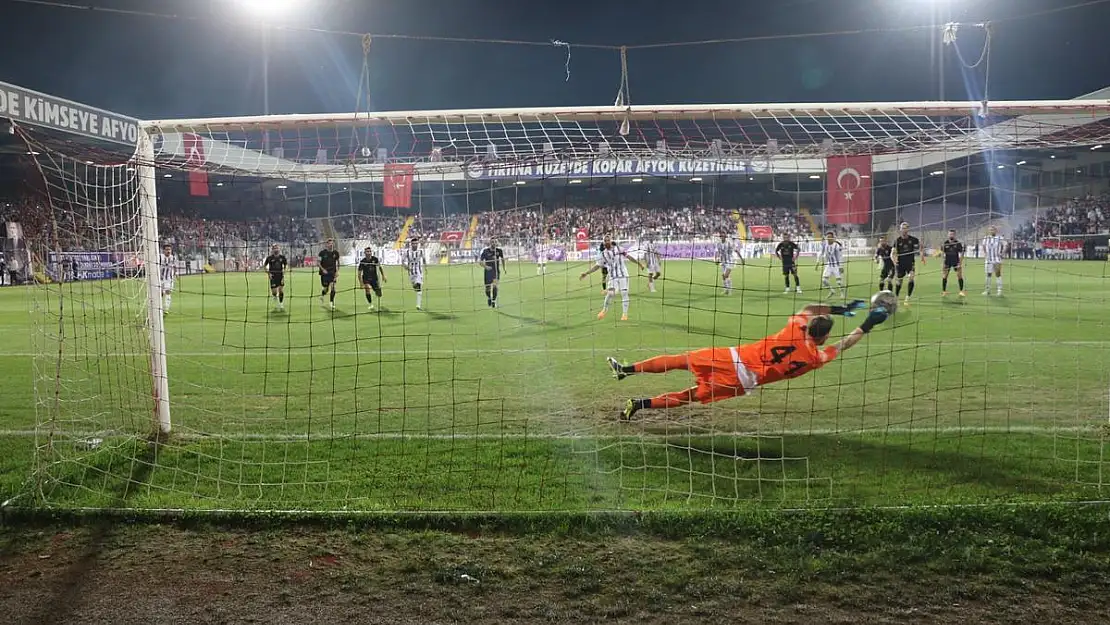 Afyonspor 2 penaltı kaçırdı, 10 kişilik Amed ile berabere kaldı