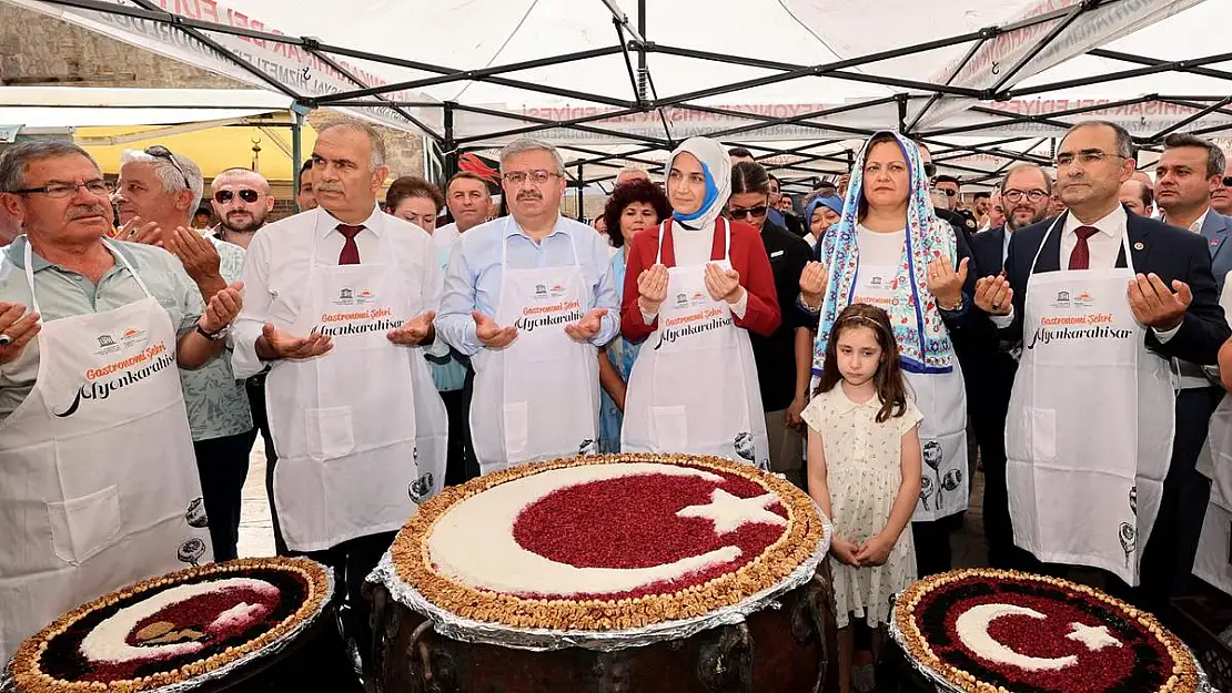 Afyon'un 40 Hatimli Aşure Geleneği Sürdürülüyor