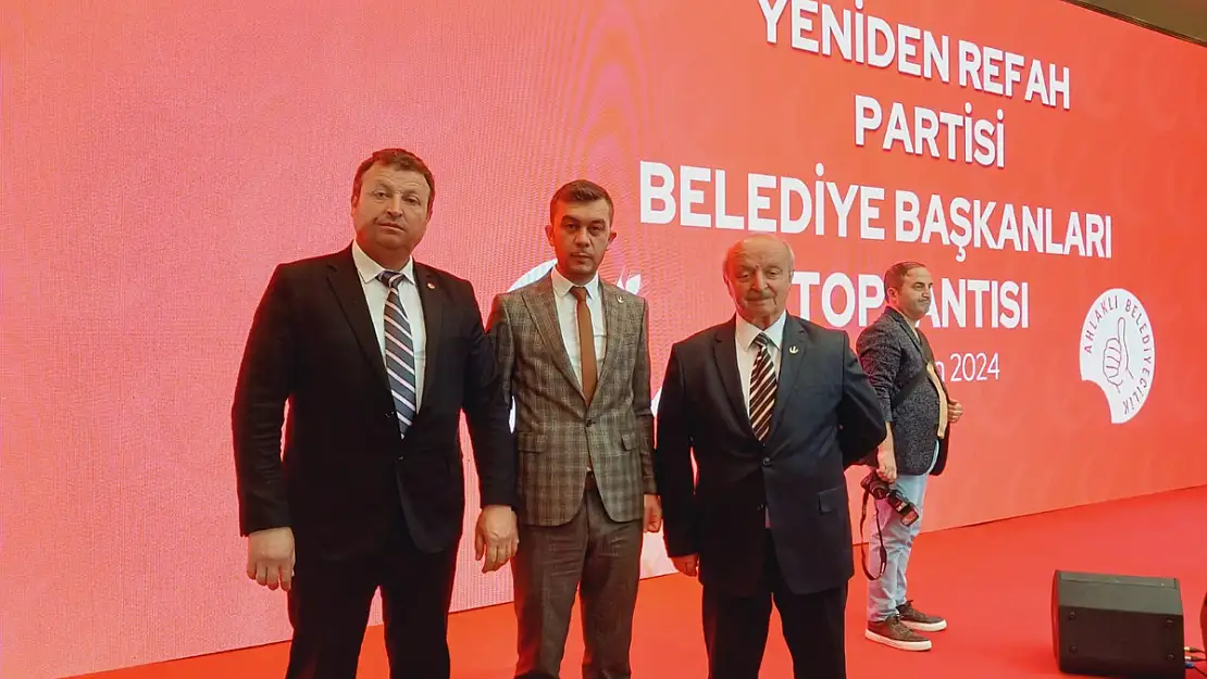 Afyon'un Belediye Başkanları Taahhütnameyi Erbakan'ın Elinden Aldı