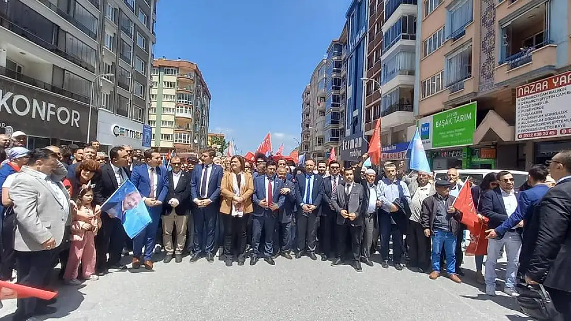 'Afyon'un her karış toprağında izim var, oy istemeye yüzüm var'