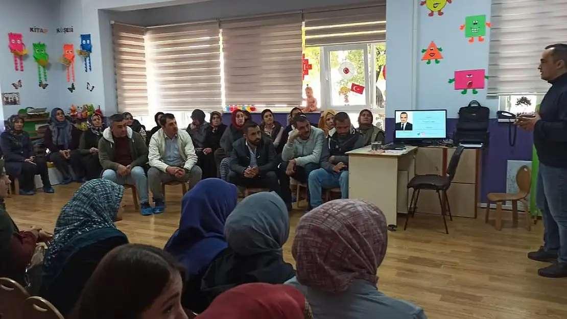 Aile Okulu seminerleri ile 3 bin kişiye ulaşıldı