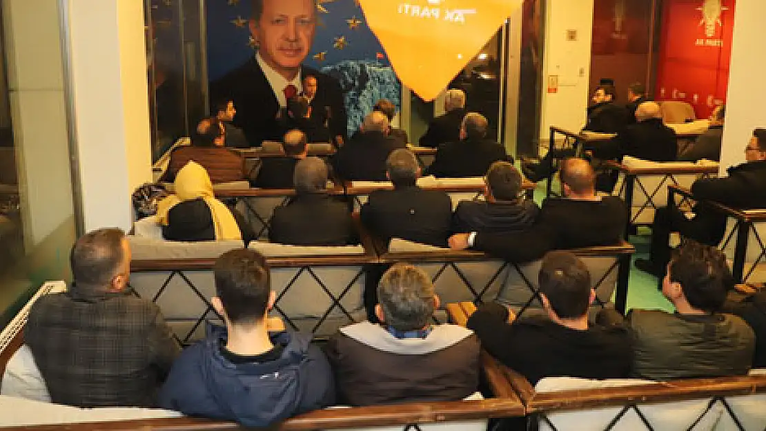 AK Parti SKM Zafer Meydanı'nda açıldı