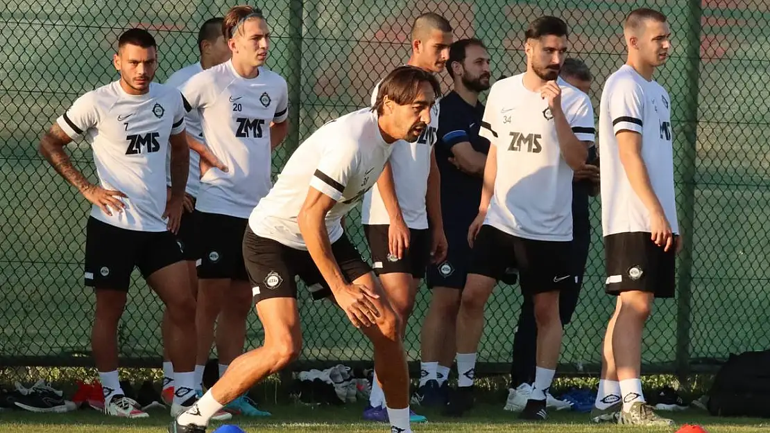 Altay'ın 32 kişilik kadroyla başladığı Afyon kampı sürüyor